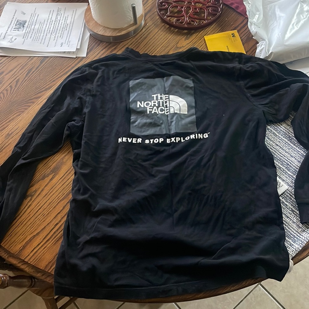 The north face men’s xl long sleeve